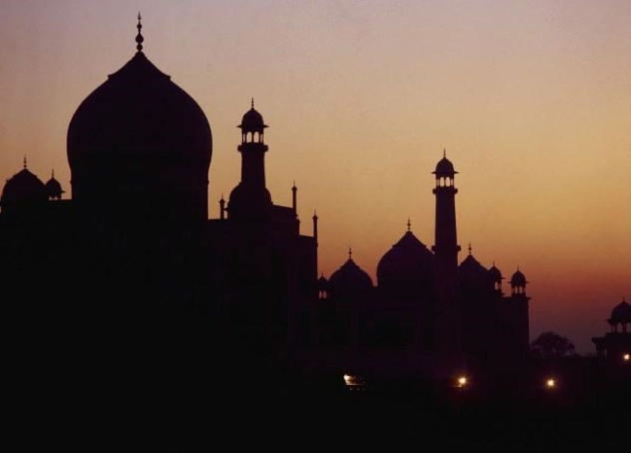 Guided Sunset Tour Of Taj Mahal with Skip-The-Line Entry - Agra pickup and the air-conditioned ride to the Taj