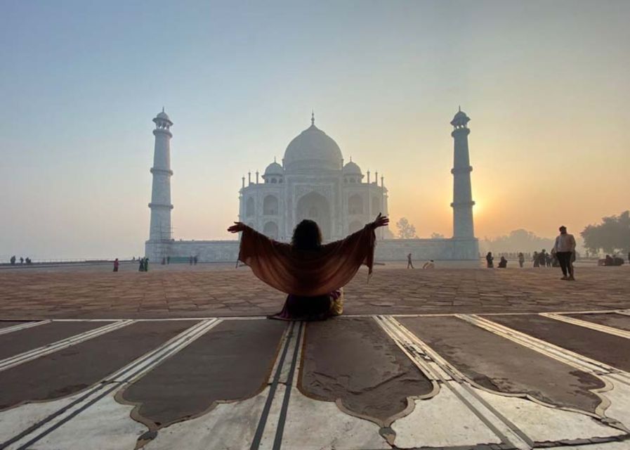 Guided Sunset Tour Of Taj Mahal with Skip-The-Line Entry - The Taj Mahal story feels clearer when someone points out the meaning