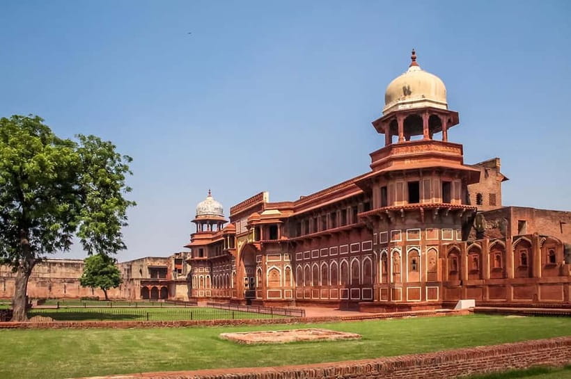 Jaipur: Tajmahal Sunrise Tour with Fatehpur Sikri & Abhaneri - Abhaneri and Chand Baori: why stepwell architecture still stops people