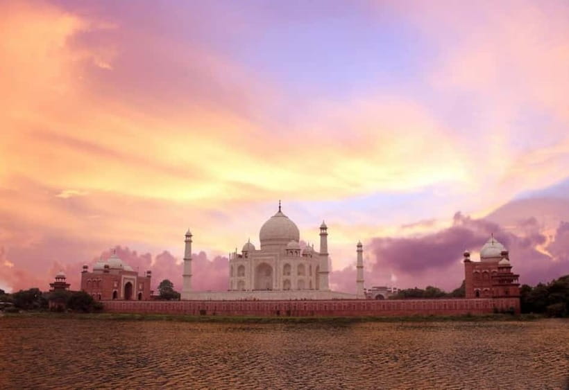 Mumbai to Agra Taj Mahal Tour: Same-Day or Multi-Day - Entering the Taj Mahal at sunrise: where the guide really matters