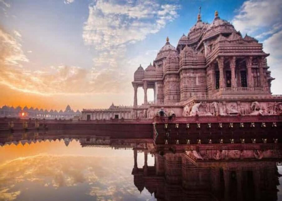 New Delhi: Akshardham Temple Tour with Water and Light Show - Why Akshardham’s Water and Light Show Makes the Evening Feel Special