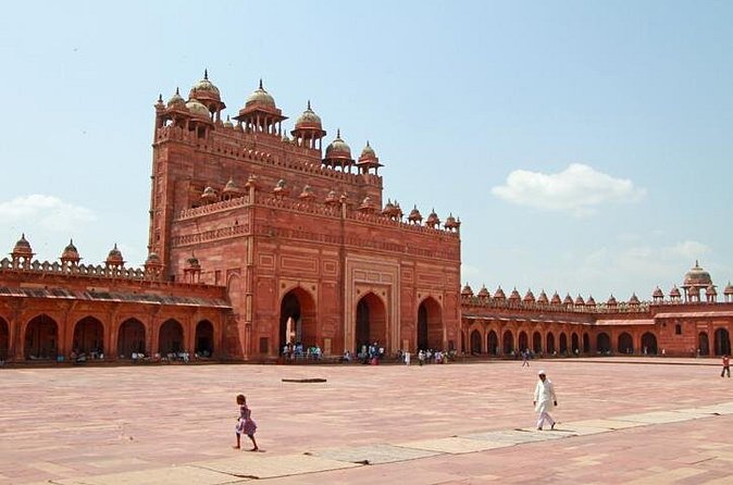 Official Tour Guide For Sunrise Taj Mahal and Agra Fort Tour - The local market stop at 10:00 am: real Agra shopping time