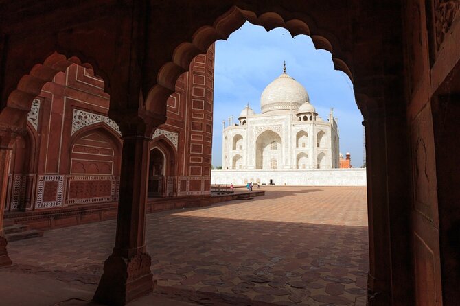 Private Guided Taj Mahal Sunrise Tour with Agra City Highlights - Transport, Tickets, and Optional Upgrades (AC, Skip-the-Line, Lunch)