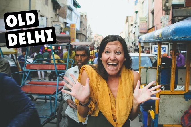 Private Old Delhi Walking And Tasting Guided Tour - Getting to the start: Red Fort parking and the tuk tuk break