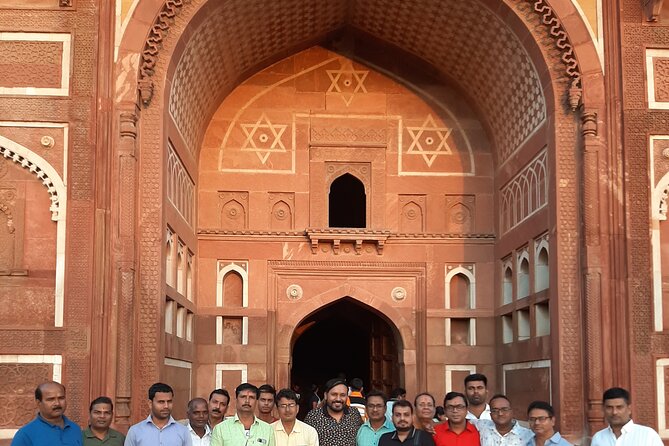 Private Tour of Taj mahal and Agra Fort with Guide & Entry Ticket - Price and logistics: what $40 actually covers