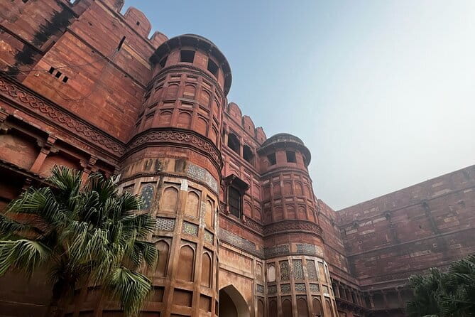 Private Transfer Agra to Delhi - What “all-in pricing” means for your wallet