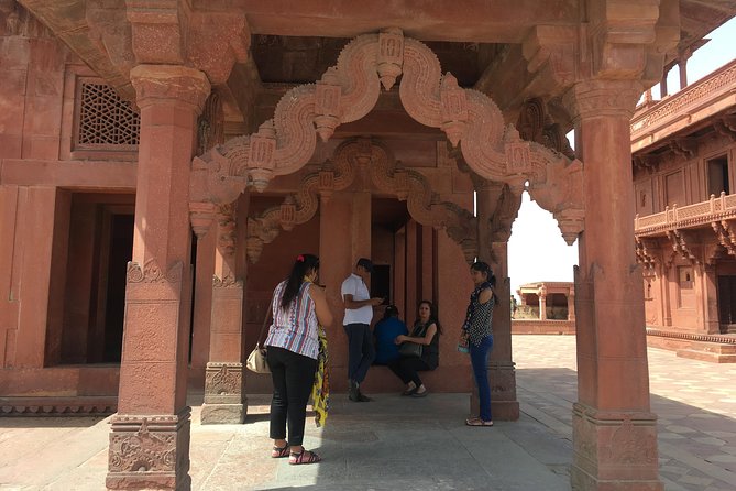 Private Transfer From Agra To Jaipur with Fatehpur Sikri - The Drive to Jaipur: Staying Comfortable on the Road
