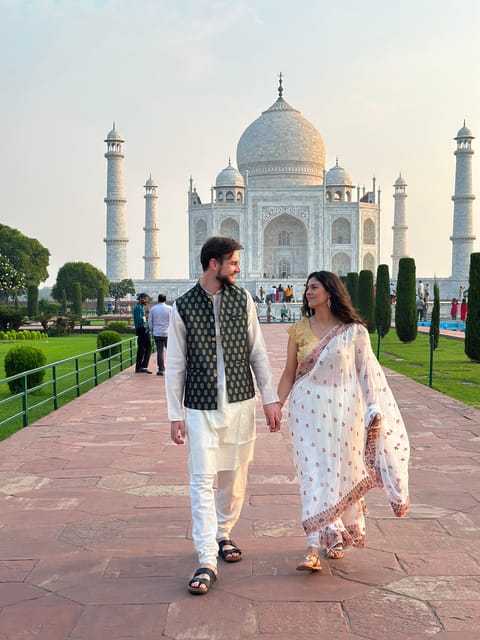 Rent a sari or kurta pajama for Taj Mahal visit & picture - The 3-hour Taj Mahal visit: what the time is for