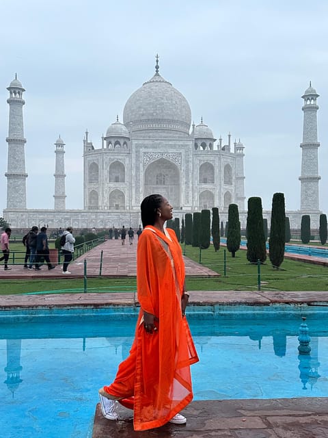 Rent a sari or kurta pajama for Taj Mahal visit & picture - The $13 value: what you’re really paying for