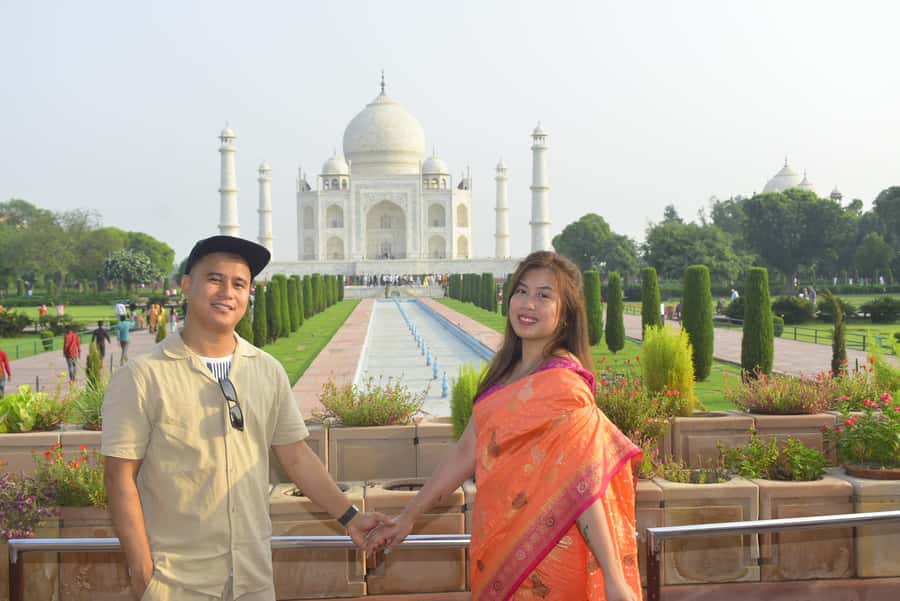 Same Day Agra/Taj Mahal Tour from Delhi – All Inclusive - Lunch at a 5-star hotel: the fuel stop you should actually use