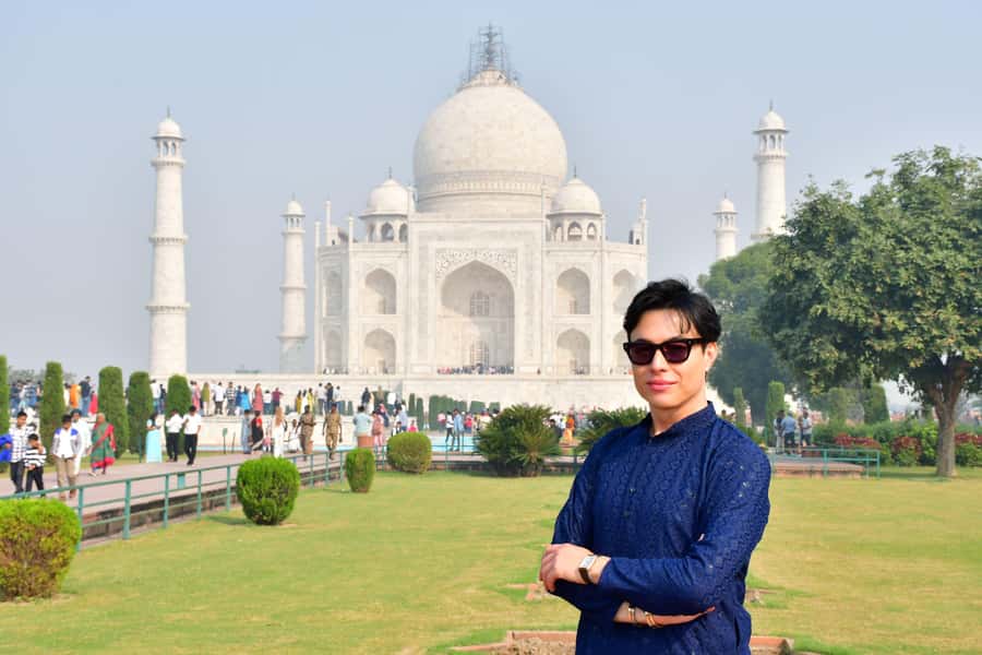 Same Day Agra/Taj Mahal Tour from Delhi – All Inclusive - Taj Mahal at 9:30 AM: what a guide helps you notice