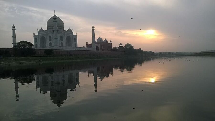 Same Day Incredible Taj Mahal Tour From Jaipur By Car - Agra Fort: Mughal Power You Can Still Read in the Stone