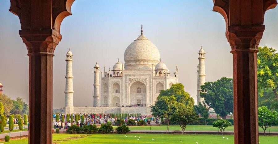 Same Day Taj Mahal, Agra Fort & Baby Taj Tour from Jaipur - Private driver + government-approved guide: what it feels like in real life