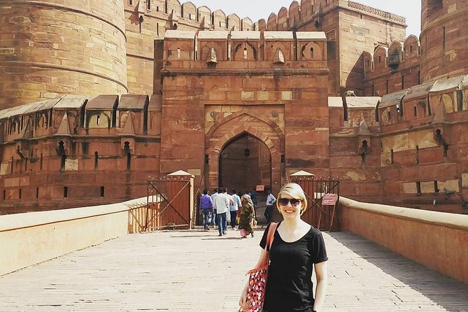 Skip-the-Line: Agra Fort Entrance Ticket with Guided Tour - Skip-the-line tickets: what you gain in real-life time