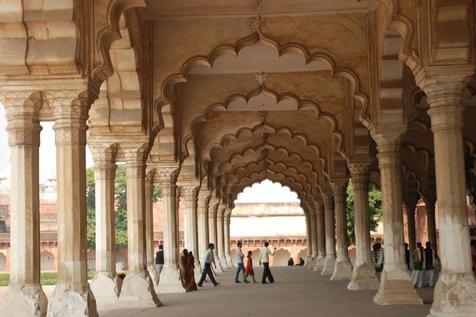 Skip-the-Line: Agra Fort Entrance Ticket with Guided Tour - A guided visit that keeps momentum (without the info overload)