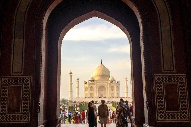 Skip the line "Taj Mahal" & "Agra Fort" Tickets with live Tour Guide. - Agra Fort in one hour: the Mughal power base