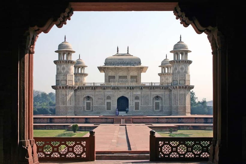 Sunrise Splendor: Agra Day Tour - Breakfast with a view: fuel for fort walking (not just a break)