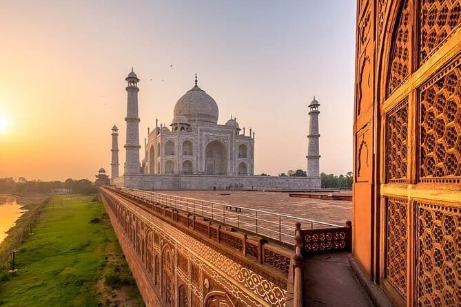 Sunrise Taj Mahal, Agra Fort, Red Taj and Moonlit Garden Private Tour - Sunrise at the Taj Mahal: why 6:00 am is worth it