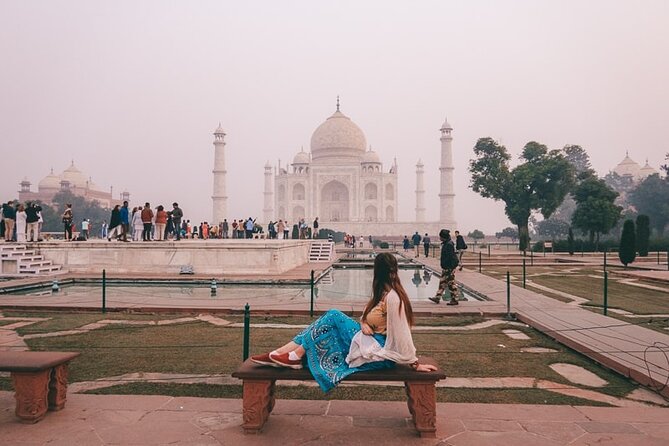 Sunrise Taj Mahal Tour with Agra Fort and Fatehpur Sikri - Agra Fort at 10:00 AM: connecting the Taj to Mughal power
