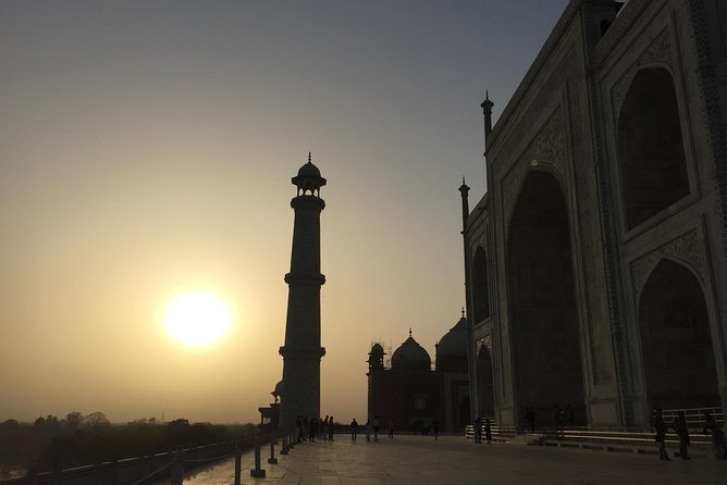 Sunrise Taj Mahal Tour With Female Tour Guide - Customizable details and real-world guide help