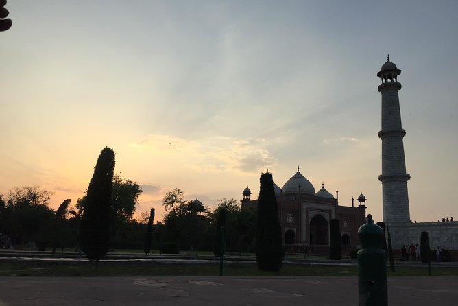 Sunrise Taj Mahal Tour With Female Tour Guide - Should you book it?