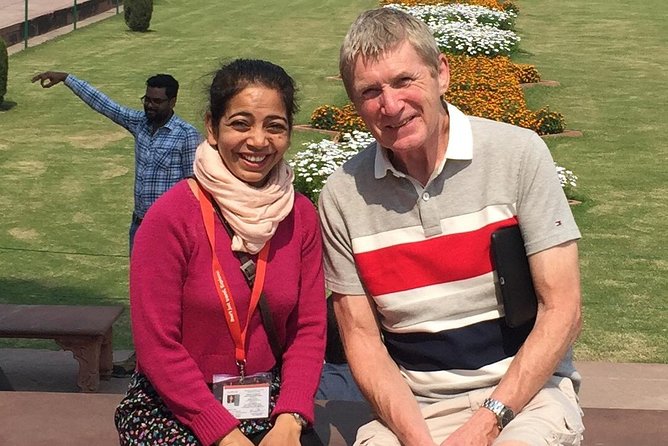 Sunrise Taj Mahal Tour With Female Tour Guide - The Taj Mahal with a licensed guide: what to look for at dawn