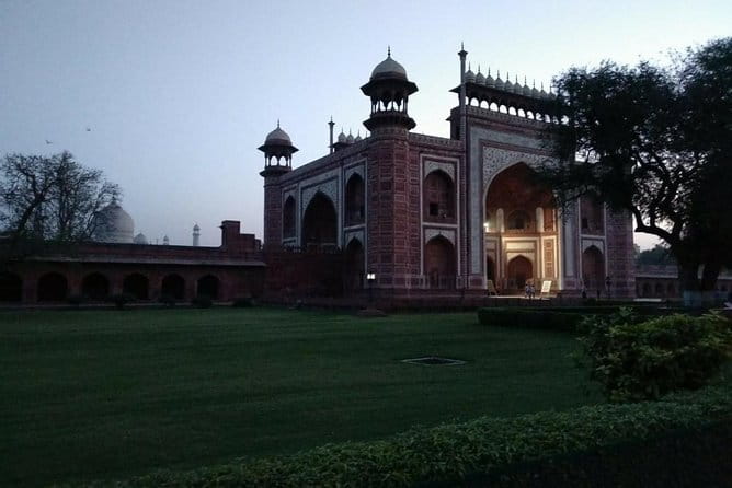Sunrise tour of Taj Mahal with Guide - What you must plan yourself: entrance fees, food, and getting there