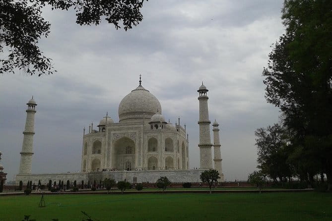 Sunrise tour of Taj Mahal with Guide - Price and logistics: is $39 a smart deal?