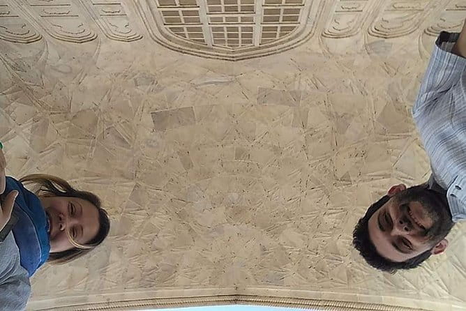 Sunrise tour of Taj Mahal with Guide - How the morning visit works: approach, shoe covers, and time to look