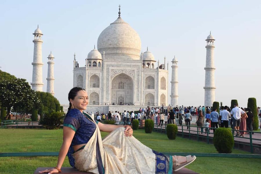 Taj Mahal & Agra Fort Private Tour with Lunch & Pickup - Languages and a private group: why it matters at the Taj