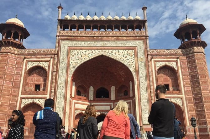 Taj Mahal Entrance Ticket - Pickup in Agra: what the morning flow looks like