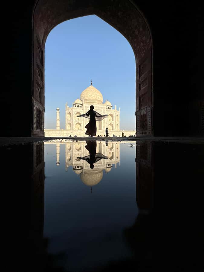 Taj Mahal: Foreigner Express Ticket (High Value) - Meeting Your Guide and Getting Set Up Fast
