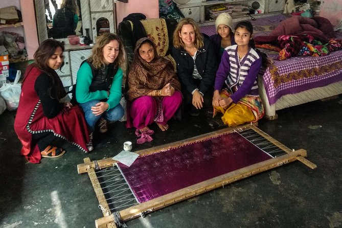 Taj Mahal Handicraft Walk: Explore True India with Artisans - Flower garlands and body jewelry: everyday work around Taj lanes