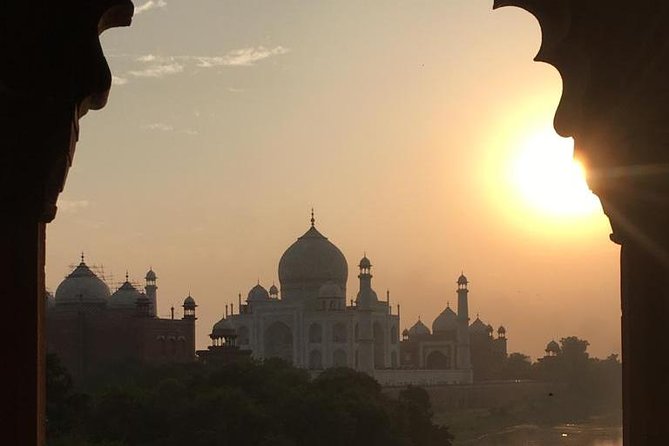Taj mahal skip the line ticket guide and transport - Your private guide: stories, folklore, and smart photo help