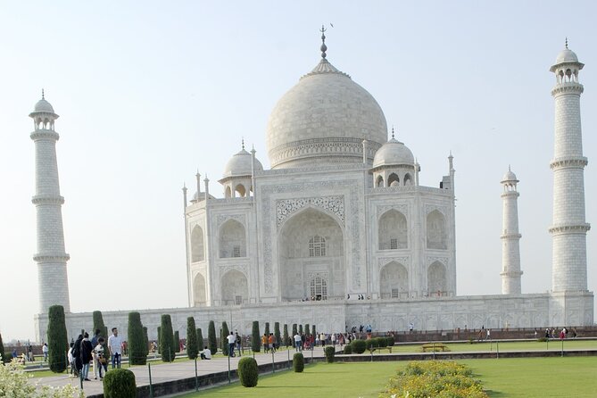 Taj Mahal Sunrise and Agra Fort Private Guided Tour - Transportation and comfort: AC ride, bottled water, and smooth pickup