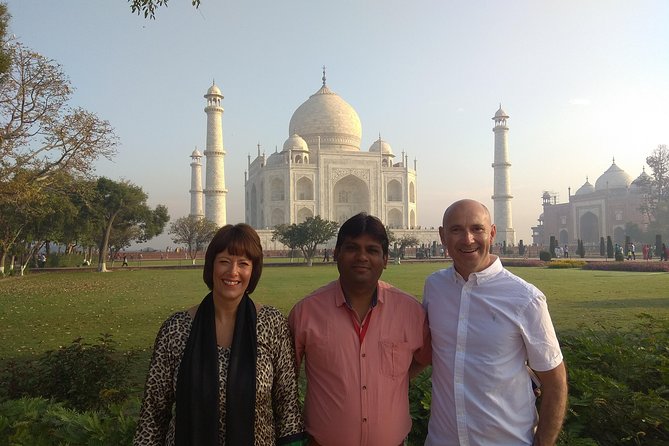Taj Mahal Sunrise Tour With Agra Fort and Fatehpur Sikri - Fatehpur Sikri: a calm UNESCO stop with free entry