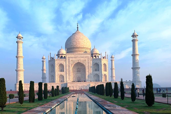 Taj Mahal Virtual Tour with Local Guide(Online Experience ) - The biggest drawback: you’re trading “being there” for “seeing smarter”