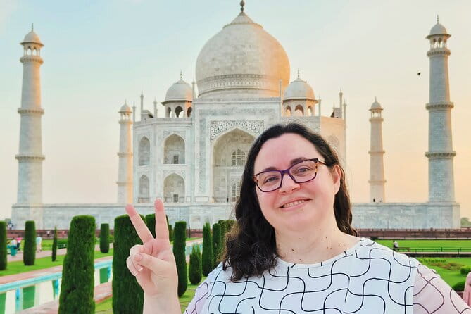 Taj Mahal visits with Licensed Guide with Entry Assistance - Who should book this Taj Mahal visit