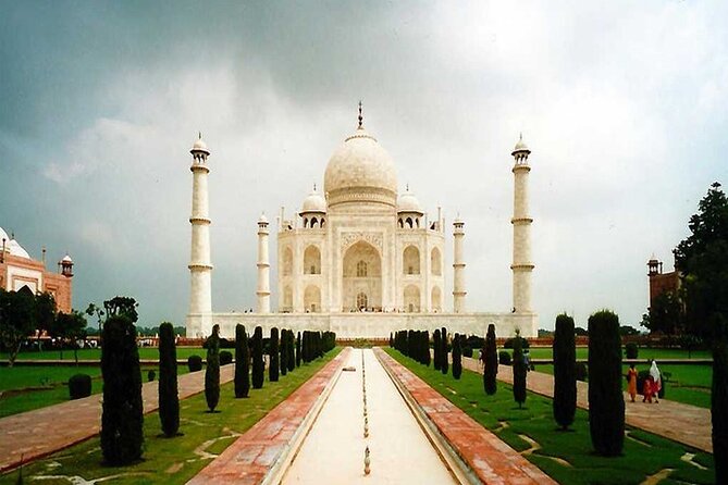 Taj Mahal with Local Agra Tour - Taj Mahal First: Photo Spots, Garden Time, and Friday Closures