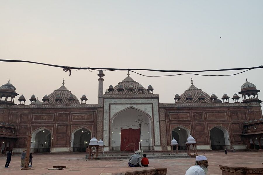 Tajmahal With Mausoleum Skip The Line Ticket With Guide - Should You Book This Taj Mahal Skip-the-Line Experience?