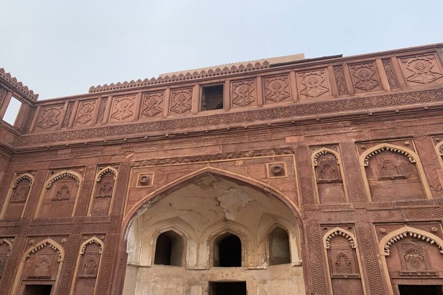 Tajmahal With Mausoleum Skip The Line Ticket With Guide - Taj Mahal in About Two Hours With a Private Guide